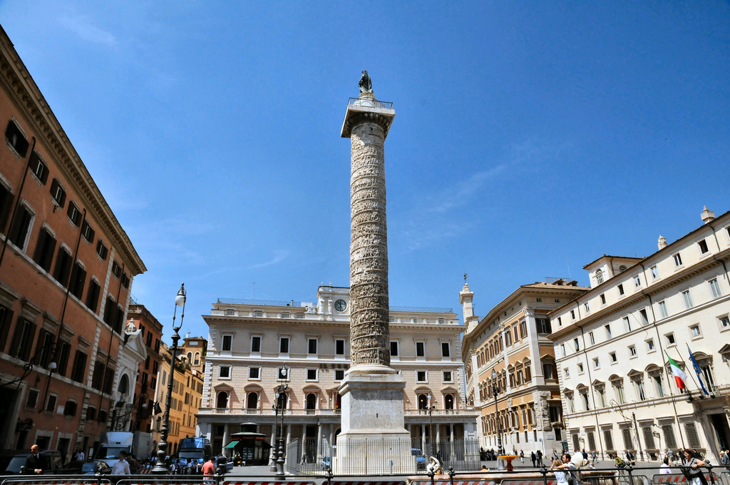 roma piata colona 1