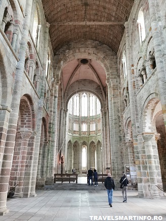 Mont Saint Michel Abbey - interior Catedrala