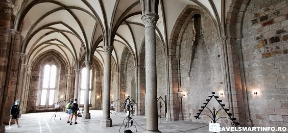 Mont Saint Michel Abbey - interiorul abatiei